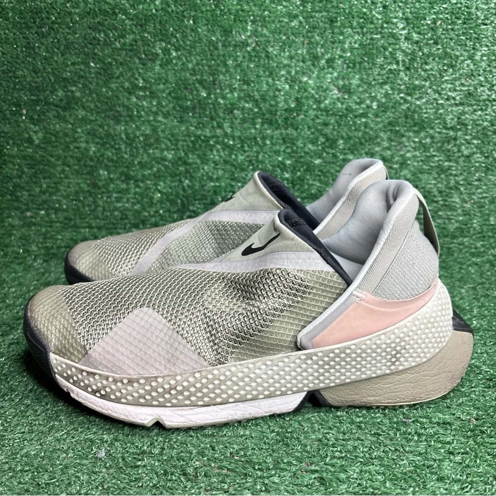 Nike Go FlyEase Slip On Shoes Light Army CW5883-300 Size‎ Mens 7 / Womens 8.5